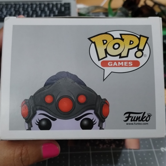 Funko Widowmaker -‎ Overwatch #94 [EUC] Lootcrate Exclusive - Picture 6 of 6